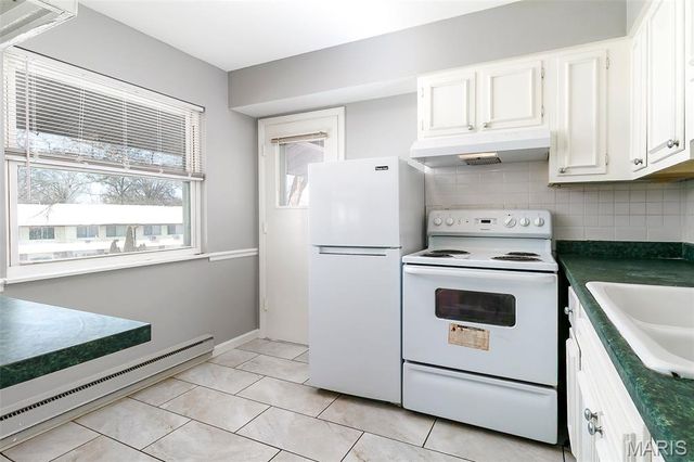 7604 Hazelcrest Drive E, St Louis, MO 63042