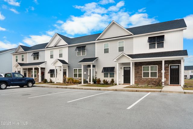 72 Catalina Circle, Swansboro, NC 28584