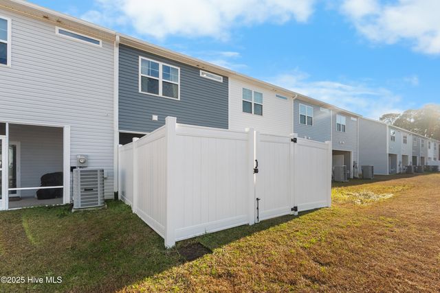 72 Catalina Circle, Swansboro, NC 28584