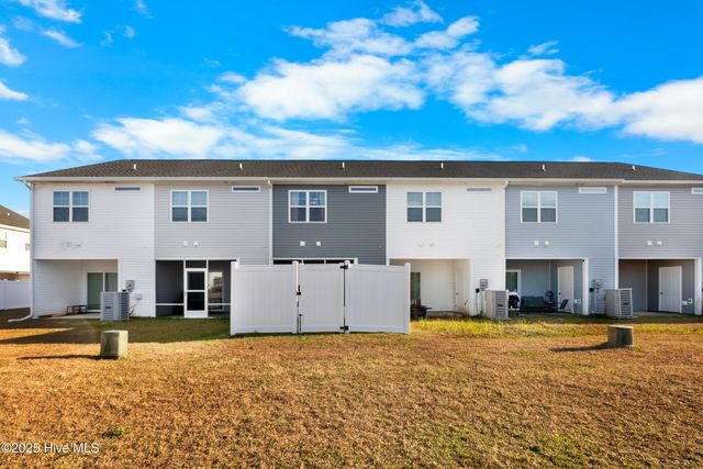 72 Catalina Circle, Swansboro, NC 28584