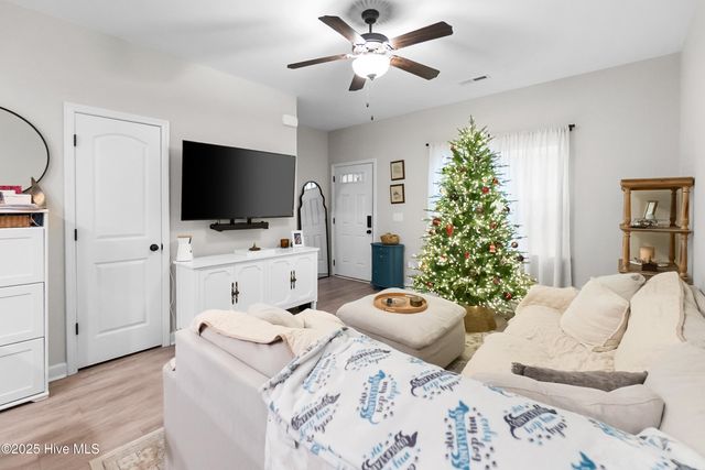 72 Catalina Circle, Swansboro, NC 28584