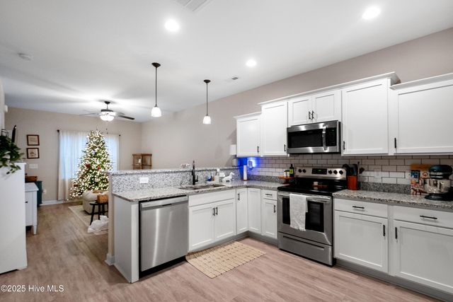 72 Catalina Circle, Swansboro, NC 28584