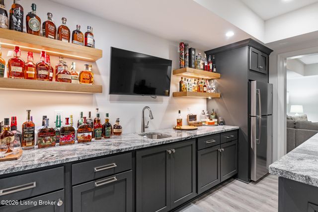 6119 Passionflower Dr, Prospect, KY 40059