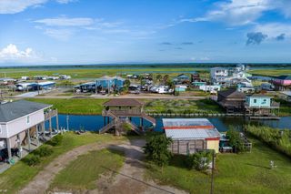 1123 Rosenbloom, Crystal Beach, TX 77650