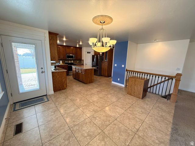 1492 N 1615 W, Clinton, UT 84015