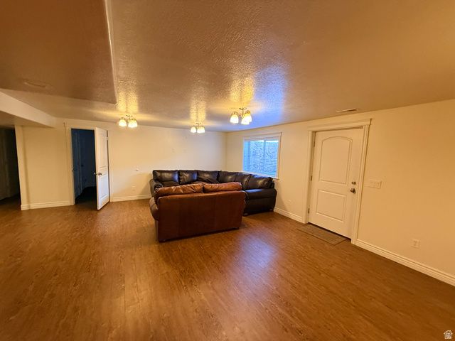 1492 N 1615 W, Clinton, UT 84015