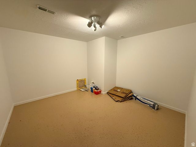 1492 N 1615 W, Clinton, UT 84015