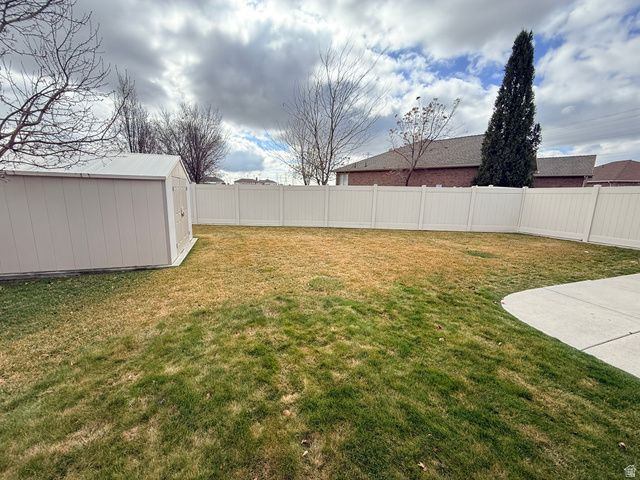 1492 N 1615 W, Clinton, UT 84015
