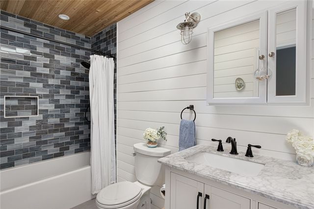 214 Charlotte Drive, Warwick, RI 02818