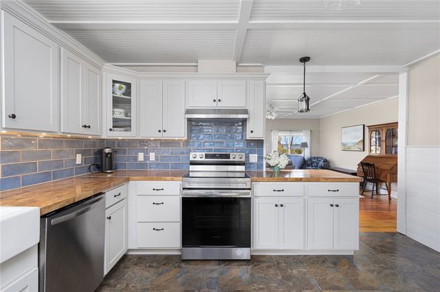 214 Charlotte Drive, Warwick, RI 02818