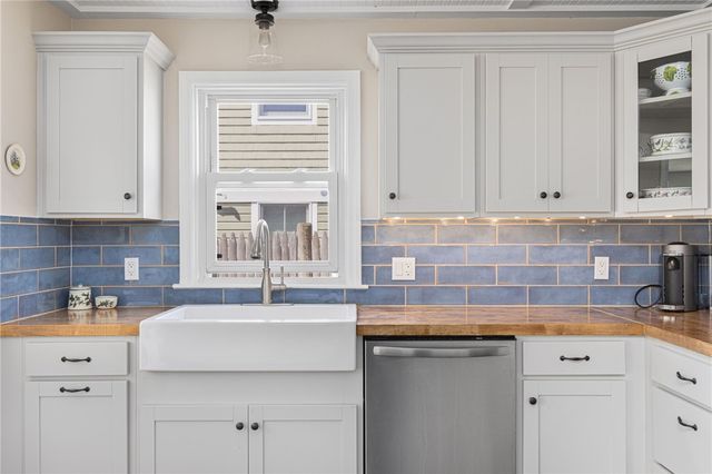 214 Charlotte Drive, Warwick, RI 02818