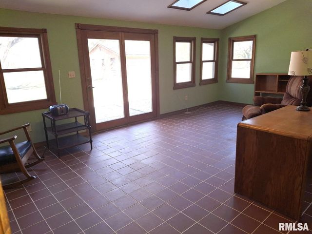 23074 N CHEROKEE Road, Cuba, IL 61427