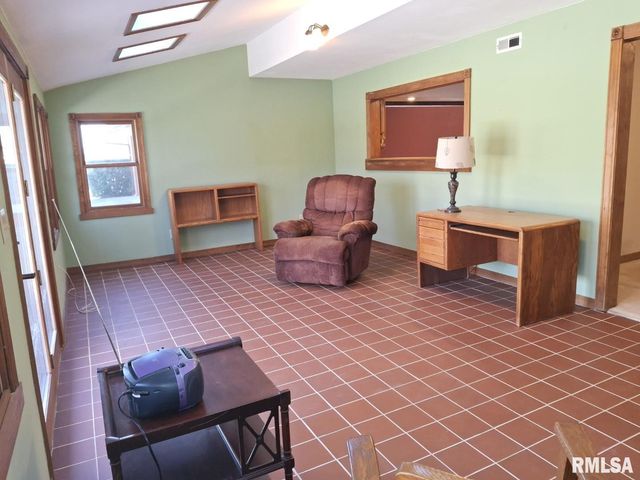 23074 N CHEROKEE Road, Cuba, IL 61427