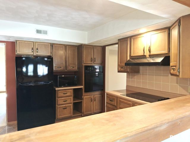 23074 N CHEROKEE Road, Cuba, IL 61427