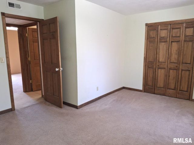 23074 N CHEROKEE Road, Cuba, IL 61427