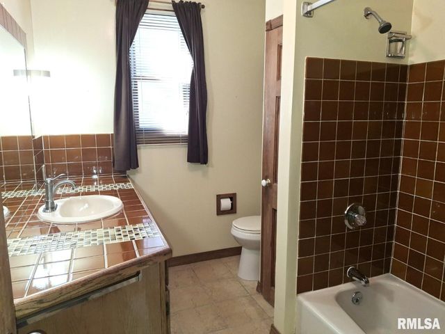 23074 N CHEROKEE Road, Cuba, IL 61427