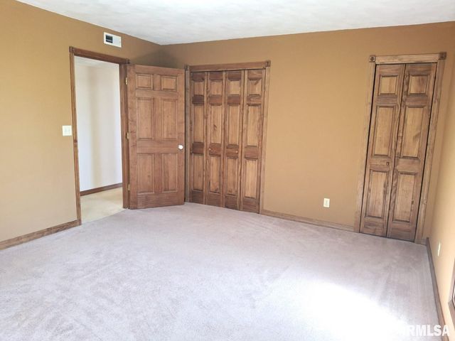 23074 N CHEROKEE Road, Cuba, IL 61427