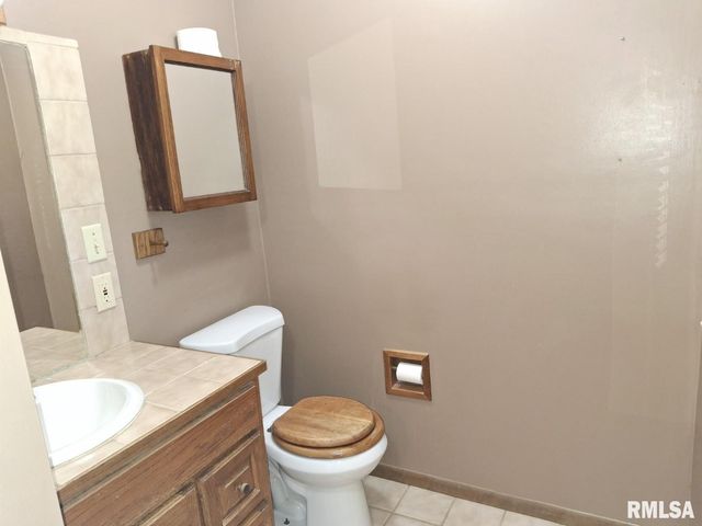 23074 N CHEROKEE Road, Cuba, IL 61427