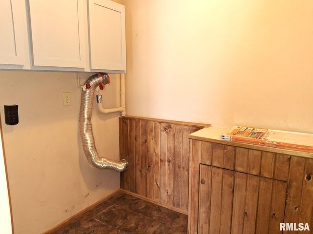 23074 N CHEROKEE Road, Cuba, IL 61427