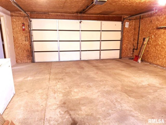 23074 N CHEROKEE Road, Cuba, IL 61427