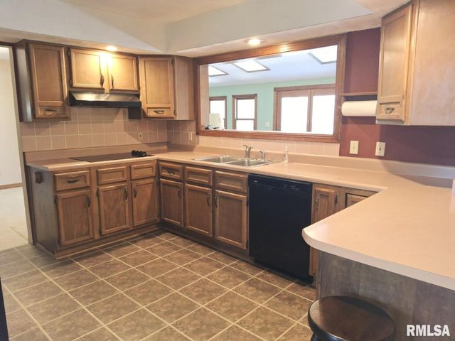 23074 N CHEROKEE Road, Cuba, IL 61427