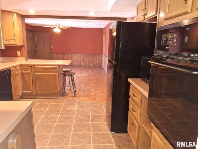 23074 N CHEROKEE Road, Cuba, IL 61427