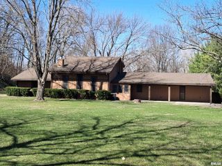 23074 N CHEROKEE Road, Cuba, IL 61427