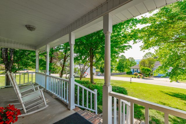 120 Merry Wood Drive, Rossville, GA 30741