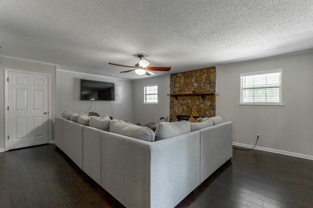 120 Merry Wood Drive, Rossville, GA 30741