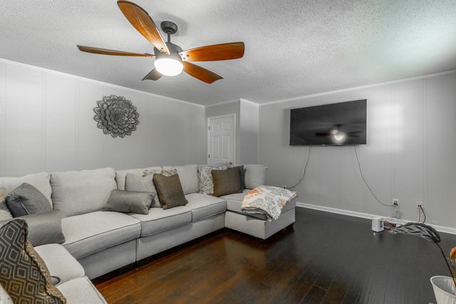 120 Merry Wood Drive, Rossville, GA 30741