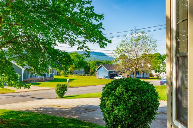 120 Merry Wood Drive, Rossville, GA 30741