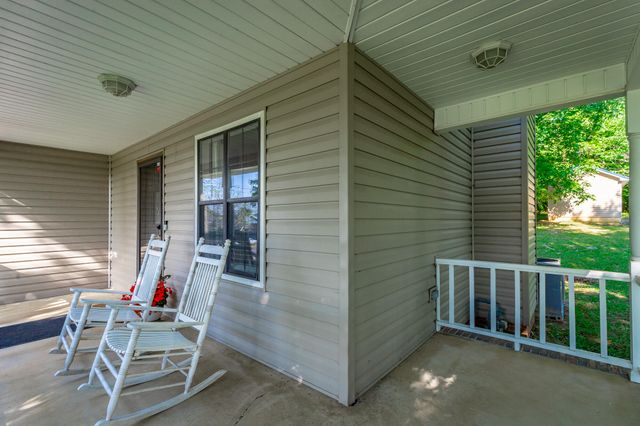 120 Merry Wood Drive, Rossville, GA 30741