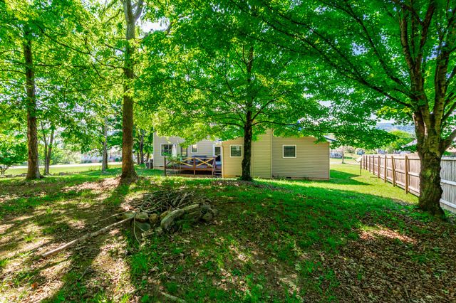 120 Merry Wood Drive, Rossville, GA 30741