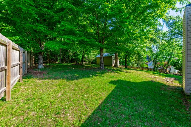 120 Merry Wood Drive, Rossville, GA 30741