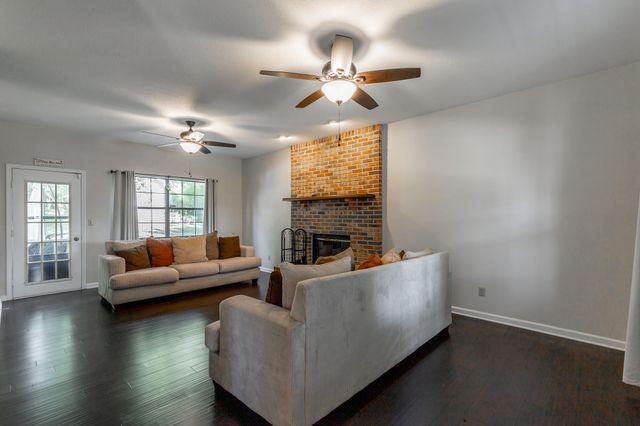 120 Merry Wood Drive, Rossville, GA 30741