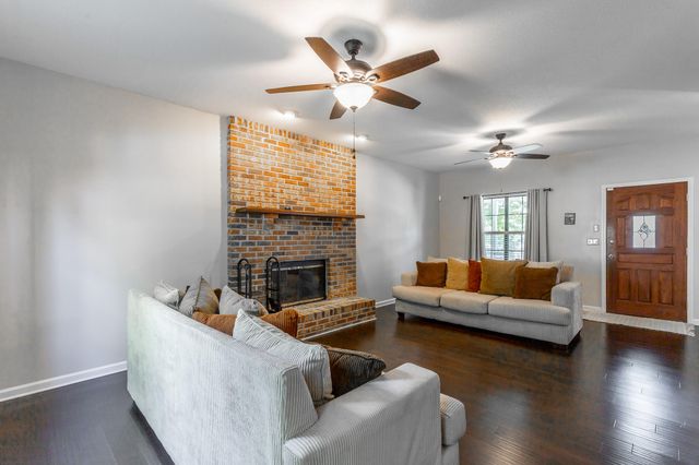 120 Merry Wood Drive, Rossville, GA 30741