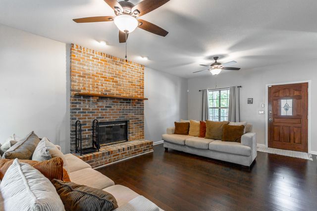 120 Merry Wood Drive, Rossville, GA 30741
