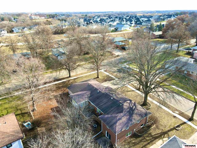 8520 Navajo Trail, Lincoln, NE 68520