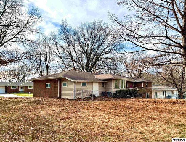 8520 Navajo Trail, Lincoln, NE 68520