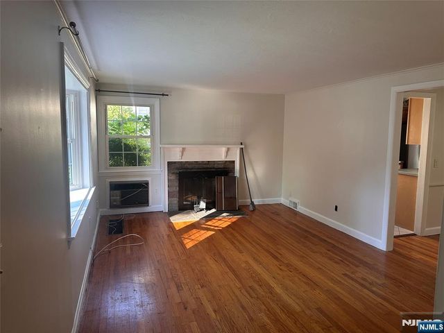 18 Hillcrest Drive, Wayne, NJ 07470