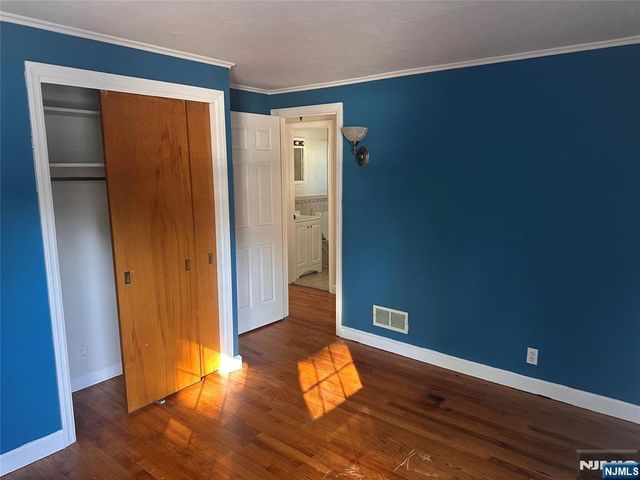 18 Hillcrest Drive, Wayne, NJ 07470
