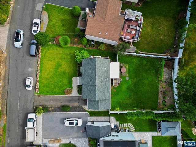 18 Hillcrest Drive, Wayne, NJ 07470