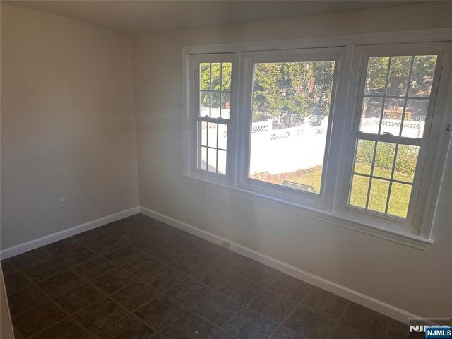 18 Hillcrest Drive, Wayne, NJ 07470