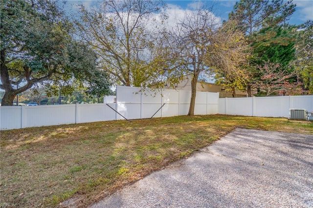 3911 Shady Oaks DR, Virginia Beach, VA 23455