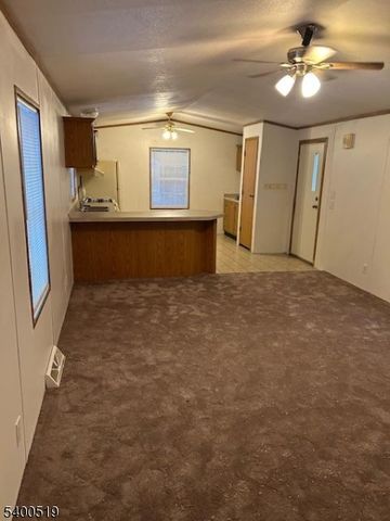 39 Daniel Ln, Rockaway Boro, NJ 07866