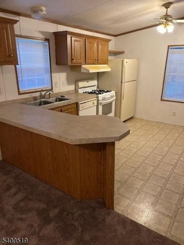 39 Daniel Ln, Rockaway Boro, NJ 07866