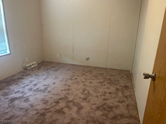 39 Daniel Ln, Rockaway Boro, NJ 07866