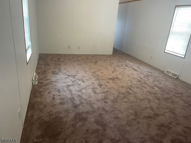 39 Daniel Ln, Rockaway Boro, NJ 07866