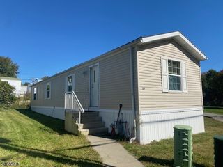 39 Daniel Ln, Rockaway Boro, NJ 07866