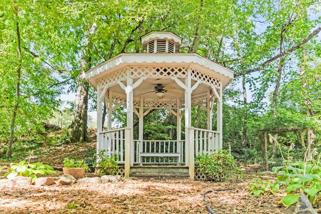 517 Colson Drive, Bronston, KY 42518